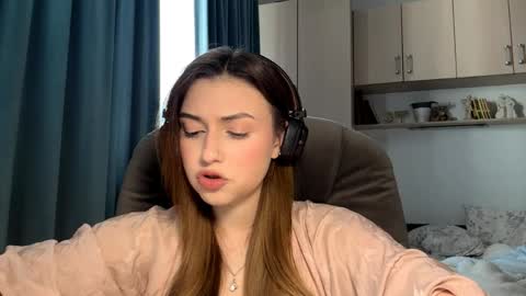 Snapshot of pamulahallquist chatting on 06/03/26, 02:33 Lia online show from 06/03/26, 02:33
