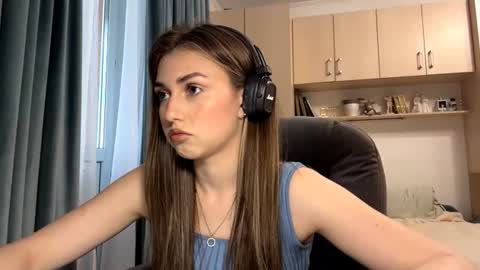 Lia online show from 06/15/26, 03:36
