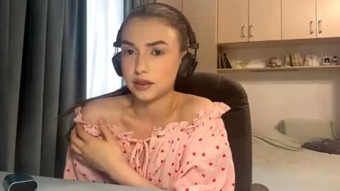 Lia online show from 06/19/26, 03:38