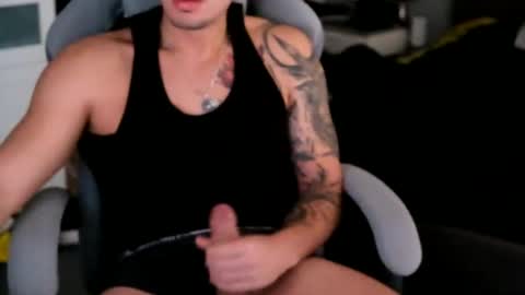 Snapshot of pancakethief931 chatting on 02/17/25, 10:40 pancakethief931 online show from 02/17/25, 10:40