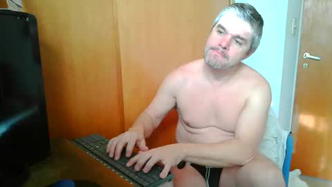 Snapshot of panchomadrid chatting on 05/14/26, 01:29 Pancho Madrid online show from 05/14/26, 01:29