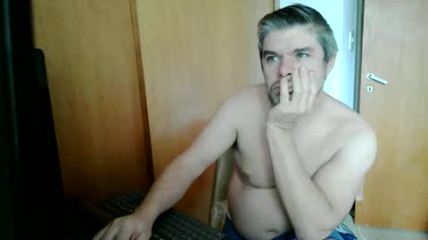 Snapshot of panchomadrid chatting on 05/29/26, 01:42 Pancho Madrid online show from 05/29/26, 01:42