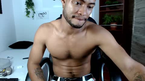 Snapshot of pandablack18 chatting on 06/13/26, 04:54 pandablack18 online show from 06/13/26, 04:54