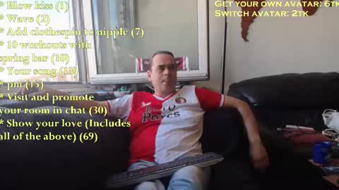 Snapshot of pannenkoekenkeizer chatting on 09/28/25, 12:32 Chris online show from 09/28/25, 12:32