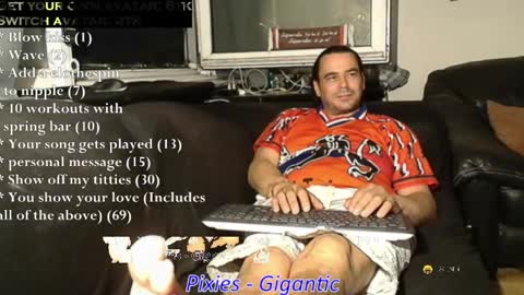 Snapshot of pannenkoekenkeizer chatting on 06/02/26, 09:39 Chris online show from 06/02/26, 09:39
