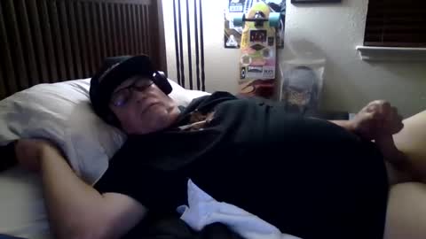 Snapshot of panos678442 chatting on 10/13/25, 04:12 panos online show from 10/13/25, 04:12