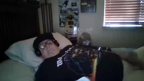 Snapshot of panos678442 chatting on 10/16/25, 02:29 panos online show from 10/16/25, 02:29