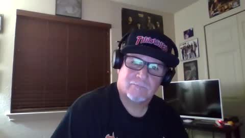 Snapshot of panos678442 chatting on 10/27/25, 05:44 panos online show from 10/27/25, 05:44