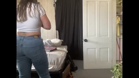 Snapshot of pantiesofthefae chatting on 02/27/25, 06:20 Pantiesofthefae online show from 02/27/25, 06:20