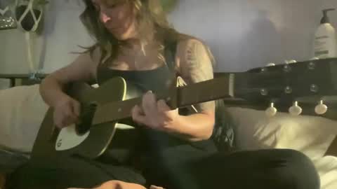 Snapshot of pantiesofthefae chatting on 11/11/25, 10:54 Pantiesofthefae online show from 11/11/25, 10:54