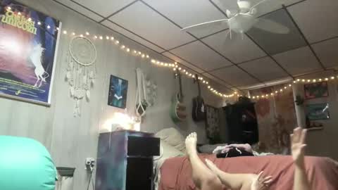 Snapshot of pantiesofthefae chatting on 11/17/25, 01:17 Pantiesofthefae online show from 11/17/25, 01:17