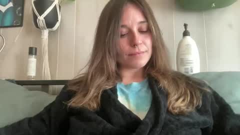 Snapshot of pantiesofthefae chatting on 11/28/25, 06:32 Pantiesofthefae online show from 11/28/25, 06:32