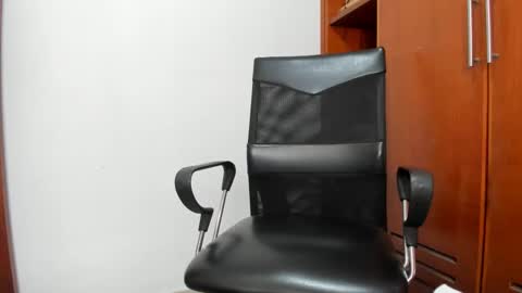 paoguerrax354 online show from 02/15/25, 03:06