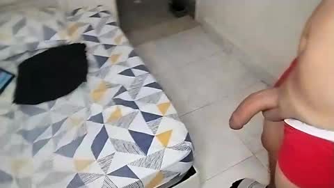 Snapshot of paola_835068 chatting on 11/08/25, 04:18 Paola 23 and Andres 25 online show from 11/08/25, 04:18