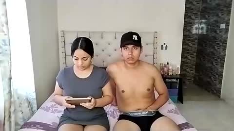 Paola 23 and Andres 25 online show from 06/03/26, 09:20