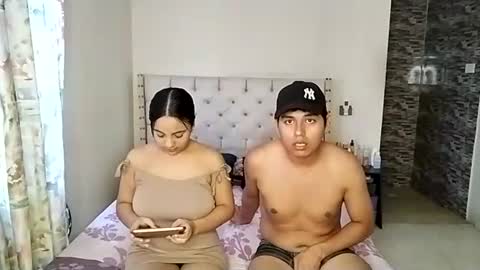 Paola 23 and Andres 25 online show from 06/12/26, 10:08