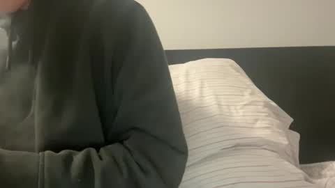 Snapshot of paolb305 chatting on 01/06/25, 01:53 El wolf online show from 01/06/25, 01:53