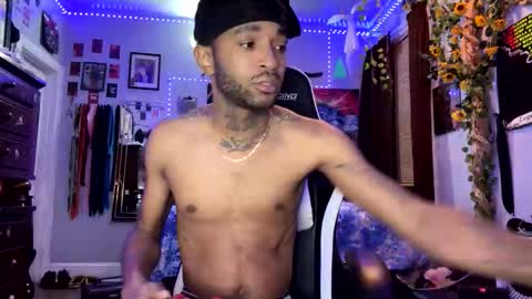 Snapshot of papian0 chatting on 10/21/25, 12:11 papian0 online show from 10/21/25, 12:11