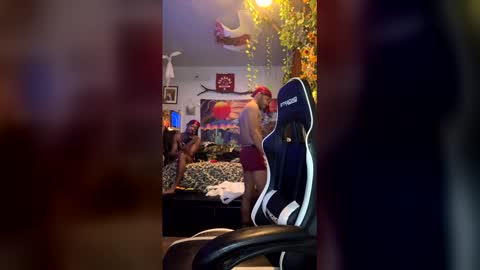 Snapshot of papian0 chatting on 11/29/25, 05:43 papian0 online show from 11/29/25, 05:43