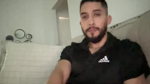 Snapshot of papicubano_guapo23cm chatting on 02/17/25, 02:15 papicubano_guapo23cm online show from 02/17/25, 02:15
