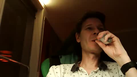 Snapshot of pappaskaeg chatting on 12/16/25, 08:47 pappaskaeg online show from 12/16/25, 08:47