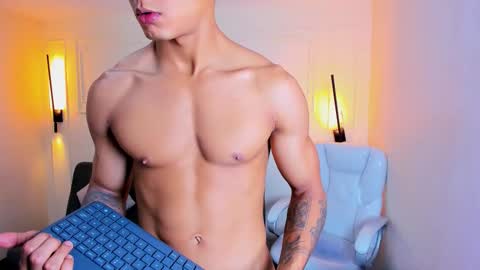 Snapshot of paradise_boy_s chatting on 10/31/25, 10:11 Ryan And Casper online show from 10/31/25, 10:11