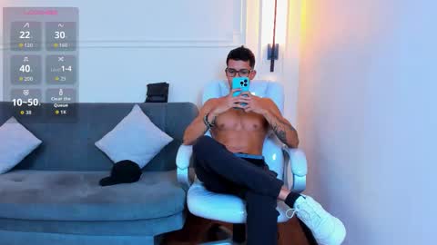 Snapshot of paradise_boy_s chatting on 11/04/25, 09:58 Ryan And Casper online show from 11/04/25, 09:58