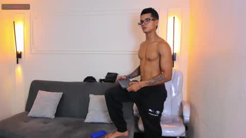 Snapshot of paradise_boy_s chatting on 11/26/25, 03:02 Ryan And Casper online show from 11/26/25, 03:02