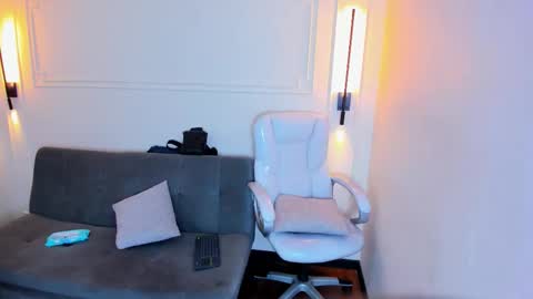 Snapshot of paradise_boy_s chatting on 12/13/25, 08:14 Ryan And Casper online show from 12/13/25, 08:14