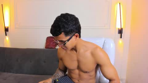Ryan And Casper online show from 05/19/26, 02:01