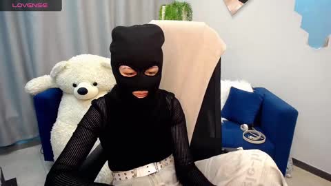 Louise online show from 03/08/25, 06:32