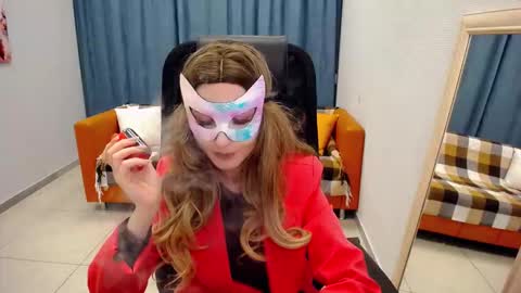 Louise online show from 09/15/25, 08:47