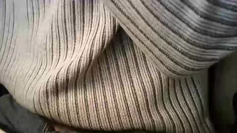 Snapshot of parasti2 chatting on 12/15/25, 06:28 parasti2 online show from 12/15/25, 06:28