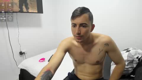 Snapshot of pareja_curiosa19 chatting on 11/15/25, 11:10 pareja_curiosa19 online show from 11/15/25, 11:10