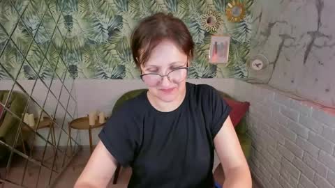 Snapshot of paris_cherry chatting on 01/19/25, 02:47 Paris online show from 01/19/25, 02:47