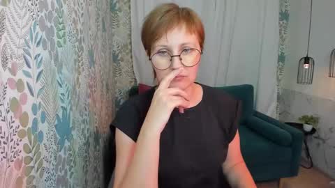 Snapshot of paris_cherry chatting on 02/20/25, 07:19 Paris online show from 02/20/25, 07:19