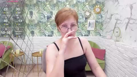 Snapshot of paris_cherry chatting on 03/08/25, 01:50 Paris online show from 03/08/25, 01:50