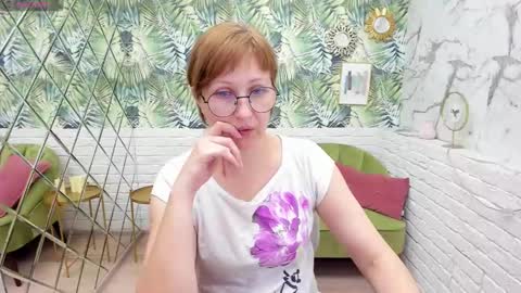 Snapshot of paris_cherry chatting on 03/09/25, 08:31 Paris online show from 03/09/25, 08:31