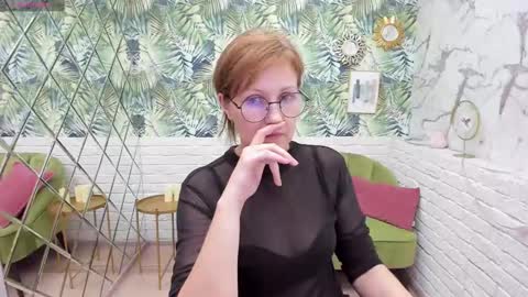 Snapshot of paris_cherry chatting on 03/10/25, 03:01 Paris online show from 03/10/25, 03:01