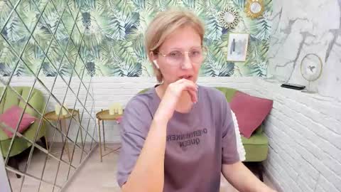 Paris online show from 11/06/25, 08:10