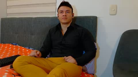 Snapshot of paris_mark chatting on 09/15/25, 05:18 Mark Paris online show from 09/15/25, 05:18