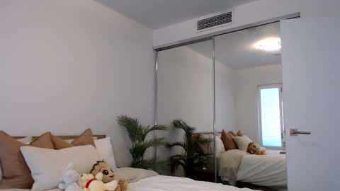 Snapshot of parisbabyxox chatting on 01/27/25, 10:27 ParisBabyxox online show from 01/27/25, 10:27
