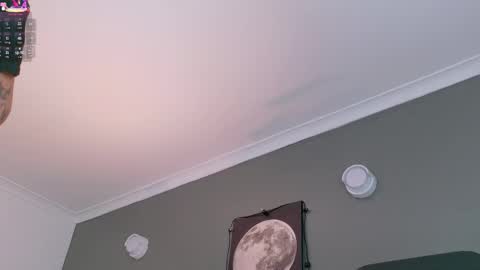 PARIS online show from 09/17/25, 11:34