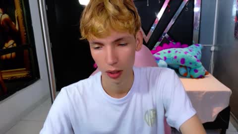 Snapshot of park_jimin1 chatting on 09/25/25, 12:09 park_jimin1 online show from 09/25/25, 12:09