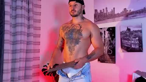 Snapshot of parker_lavine chatting on 02/26/26, 01:26 parker lavine online show from 02/26/26, 01:26
