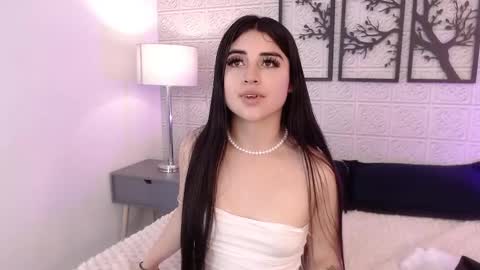 Snapshot of parker_leex chatting on 12/17/25, 01:11 parker_leex online show from 12/17/25, 01:11