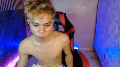 Snapshot of parkseo_yeon chatting on 09/22/25, 01:07 HENRY online show from 09/22/25, 01:07