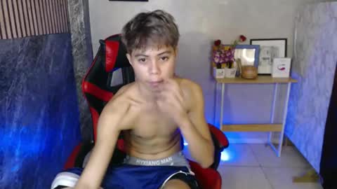 Snapshot of parkseo_yeon chatting on 10/02/25, 01:56 HENRY online show from 10/02/25, 01:56