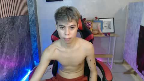 Snapshot of parkseo_yeon chatting on 10/20/25, 05:46 HENRY online show from 10/20/25, 05:46