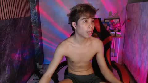 Snapshot of parkseo_yeon chatting on 11/11/25, 07:41 HENRY online show from 11/11/25, 07:41